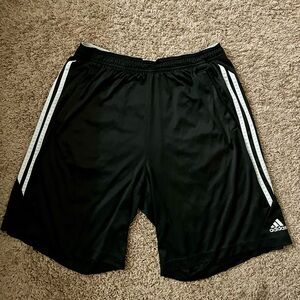 Men’s Adidas Athletic Shorts size L